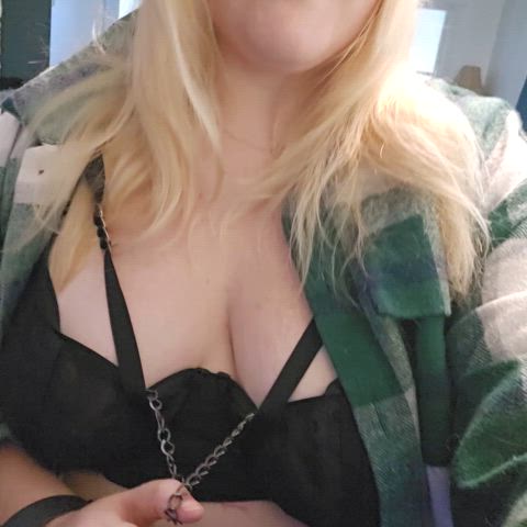 amateur big tits nipple clamps gif