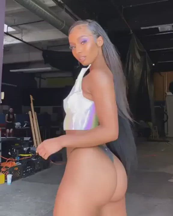 Ebony Model Thick gif