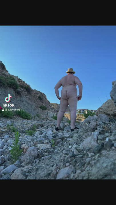 Beach Nude Walk [m/38]