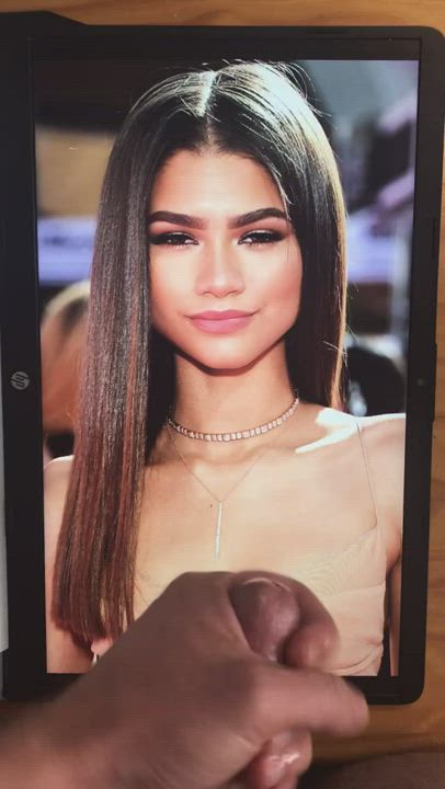 Hot Zendaya tribute