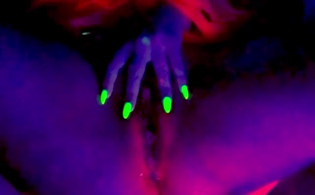 Drippy Lilin Egg