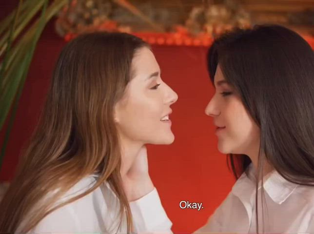 kissing lesbian lesbians gif