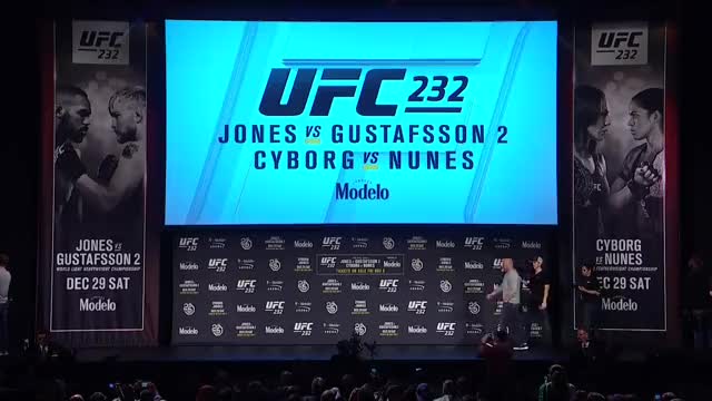 Jones vs Gustafsson Staredown