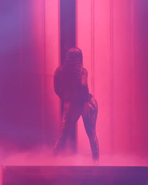 bending over big ass celebrity nicki minaj gif