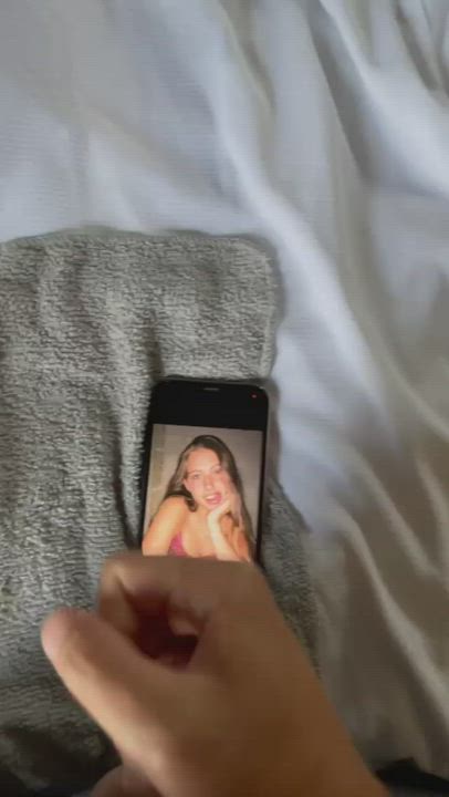 Another cum tribute for Laura😍