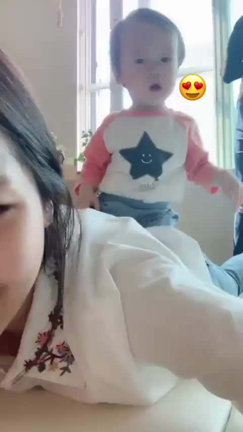 Hyoeun, please..