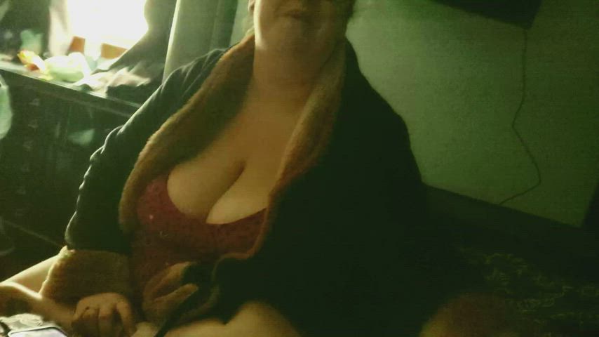 amateur bbw big tits cum cumshot handjob homemade hotwife milf gif