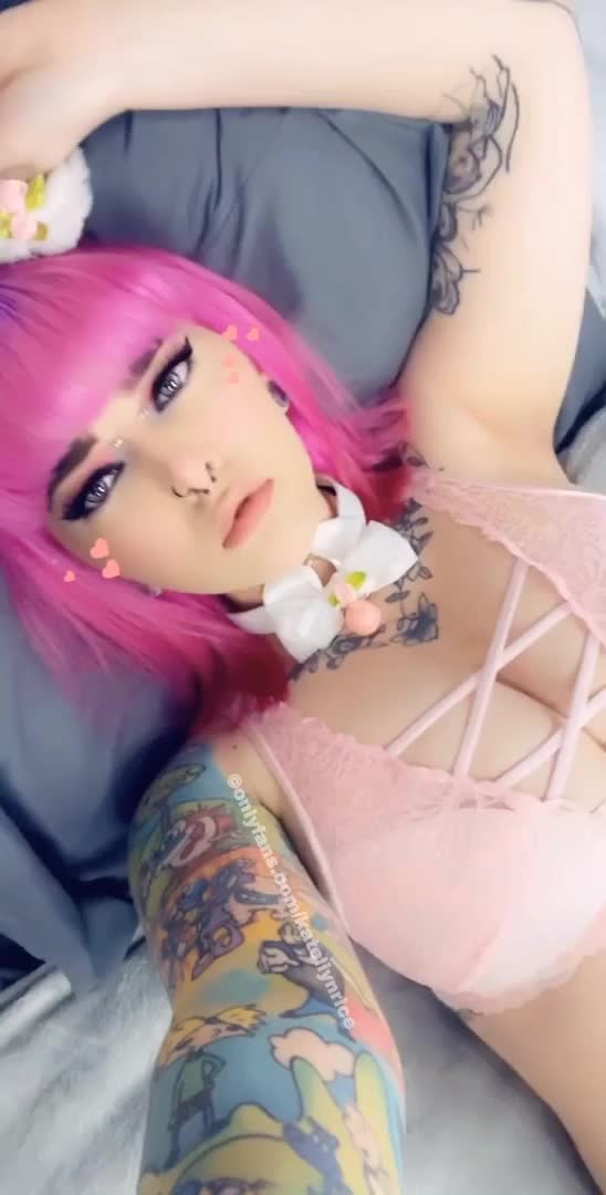 [kik] Stroking hard. Trading vids. Bootymonsterrr