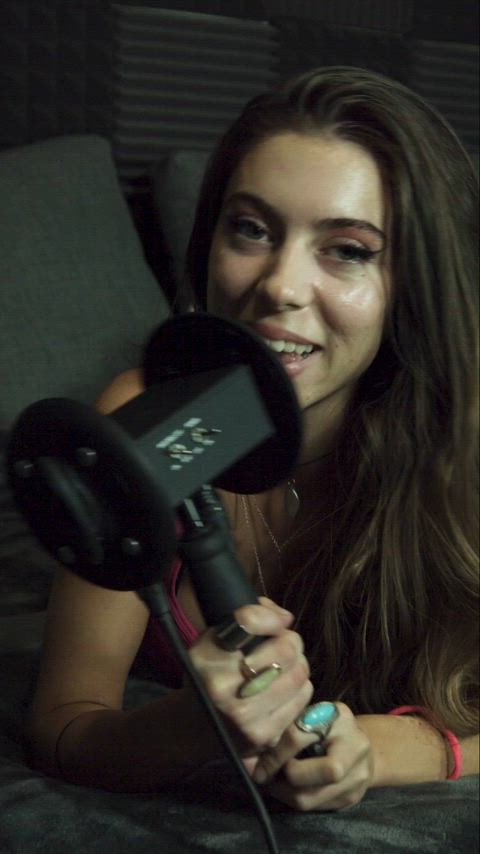 asmr babe eye contact nsfw pov amateur-girls legal-teens tik-tok gif