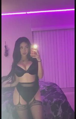 Amateur American Babe Hourglass Latina Lingerie Selfie Sensual gif