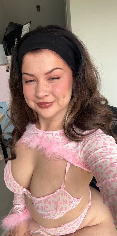amateur big tits chubby curvy fupa homemade natural tits solo thick adorable-porn