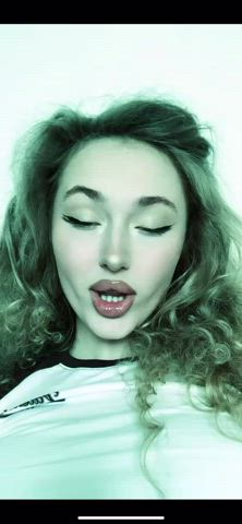 😱😱😱DADDY what kind of NAUGHTY😈 things u wanna do to my cute mouth?👅💦💦