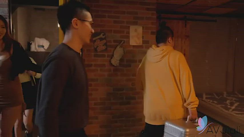 Yuli and her lover spend a weekend with her friend and her boyfriend
