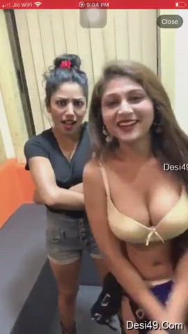 ?Sexy ?girls talk with fans Video
