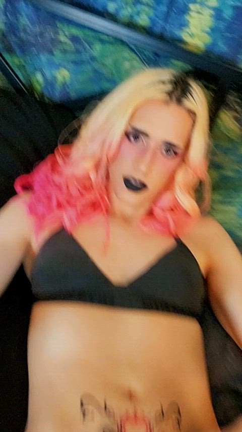 Would you suck my girl dick on the first date?
