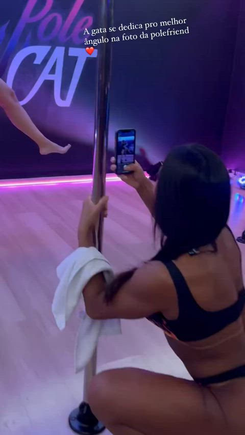 ass big ass big tits celebrity muscular girl pole dance gif
