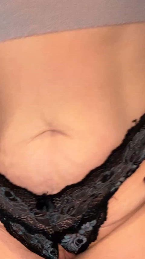 I love shaking my ass and teasing you with glimpses of my pussy