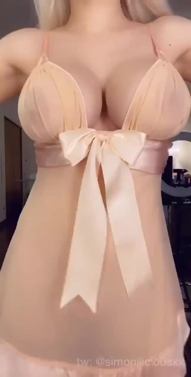 Simone Simons - Rt if you would fuck me all night and cum all over me???‍♀️?