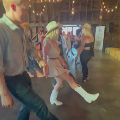 cleavage legs sydney sweeney gif