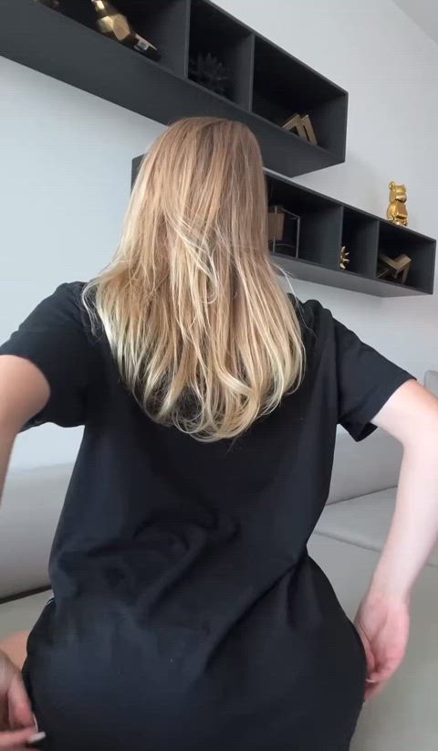 Blonde and thick is that a turn on, yes or no? (18f)