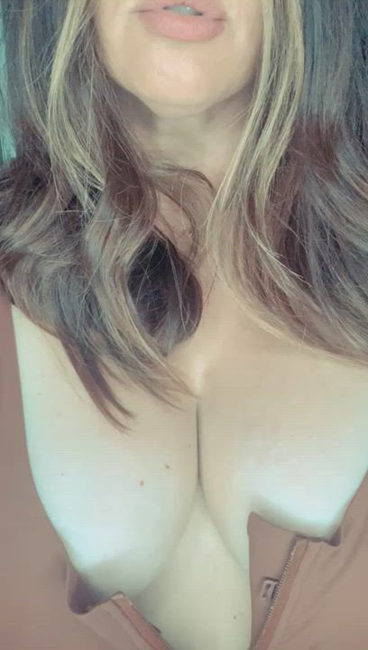 Hope you’ll consider joining me on OnlyFans! 😘💋