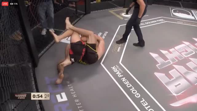 Nice choke in the 2nd round by Loibe de Oliveira Neto def. Sidnei Schmitt. #KatanaFight5