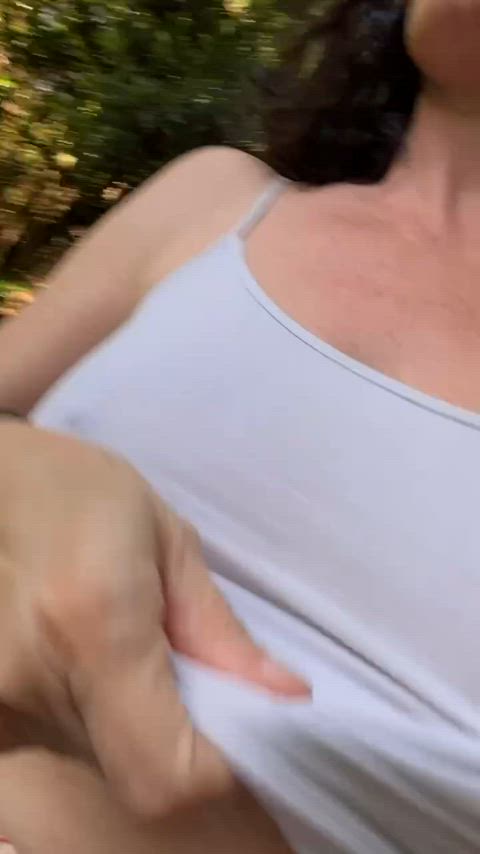 I accidentally showed my boobs to my students on Zoom