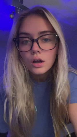 Blonde Booty Glasses Jiggling Shaking TikTok gif
