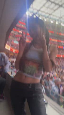 Hottie at the Super Bowl ?