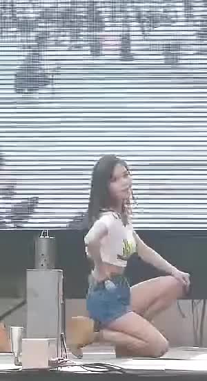 160521 Hyunyoung shake (A)