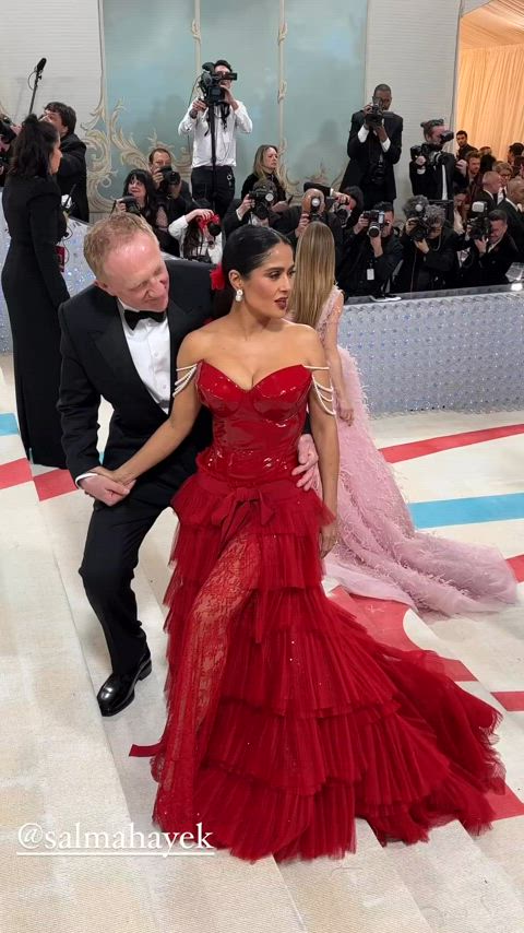 beautiful celebrity dress salma hayek sexy gif