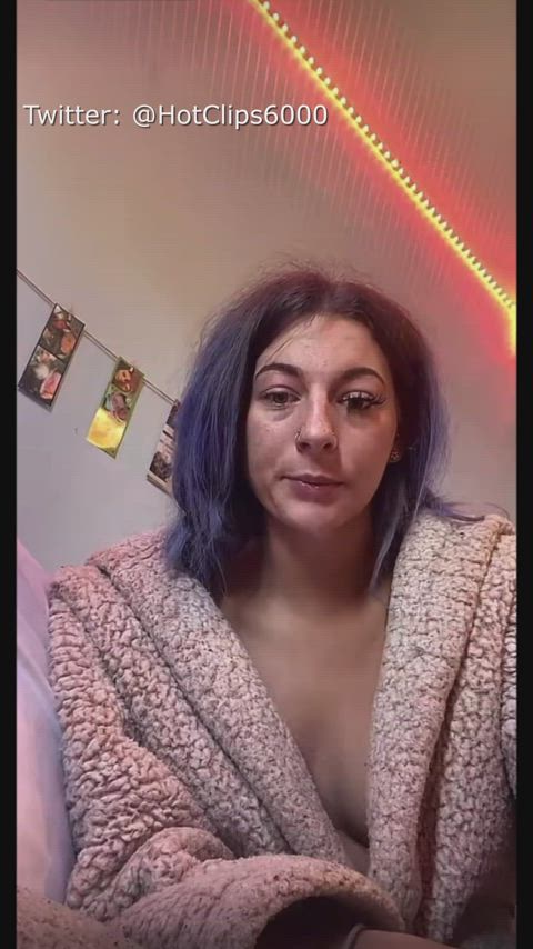 accidental big tits boobs busty nsfw nipple nipslip perky robe tits amateur-girls