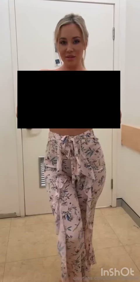 Hot blonde twerk for dogs