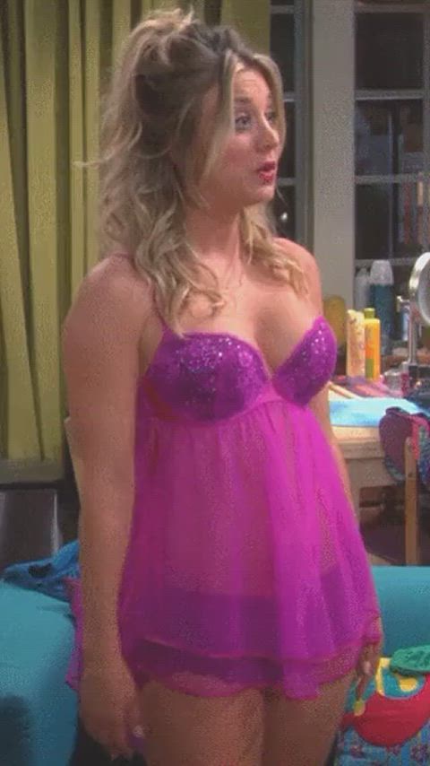 Kaley Cuoco, lingerie