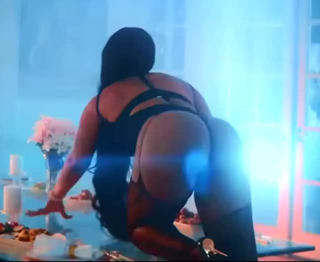 Megan Thee Stallion - On all fours
