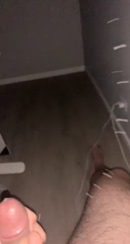 Spraying cum 👀