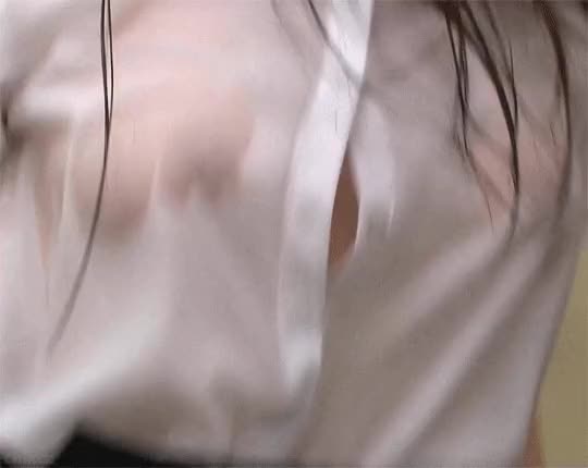 p275 びしょ濡れノーブラ巨乳女子校生 濡れ透けピンク乳首の誘惑