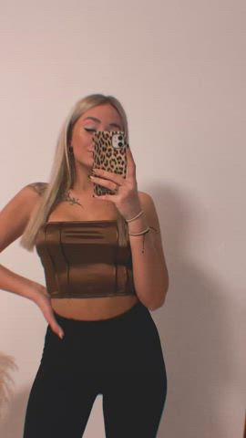 Girls OnlyFans Women gif