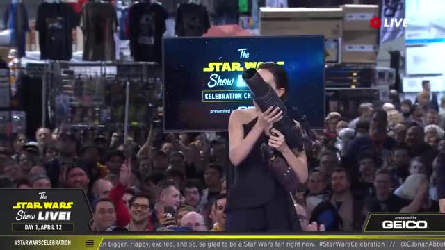 Daisy Ridley - Star Wars Celebration 2019 - Shooting T-Shirt