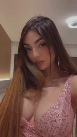 Nyvi Estephan