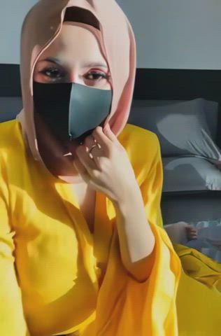 Flashback: Mei Fifi in Yellow Kurung