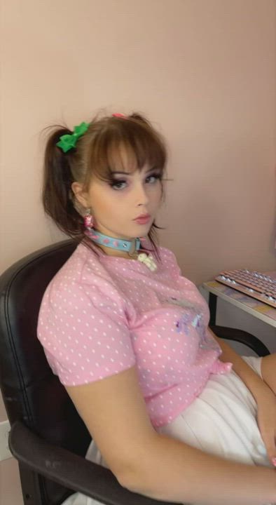 Do you think i can show this on Twich? [18 years old OC]