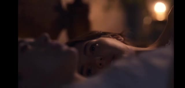 Hailee Steinfeld Dickinson