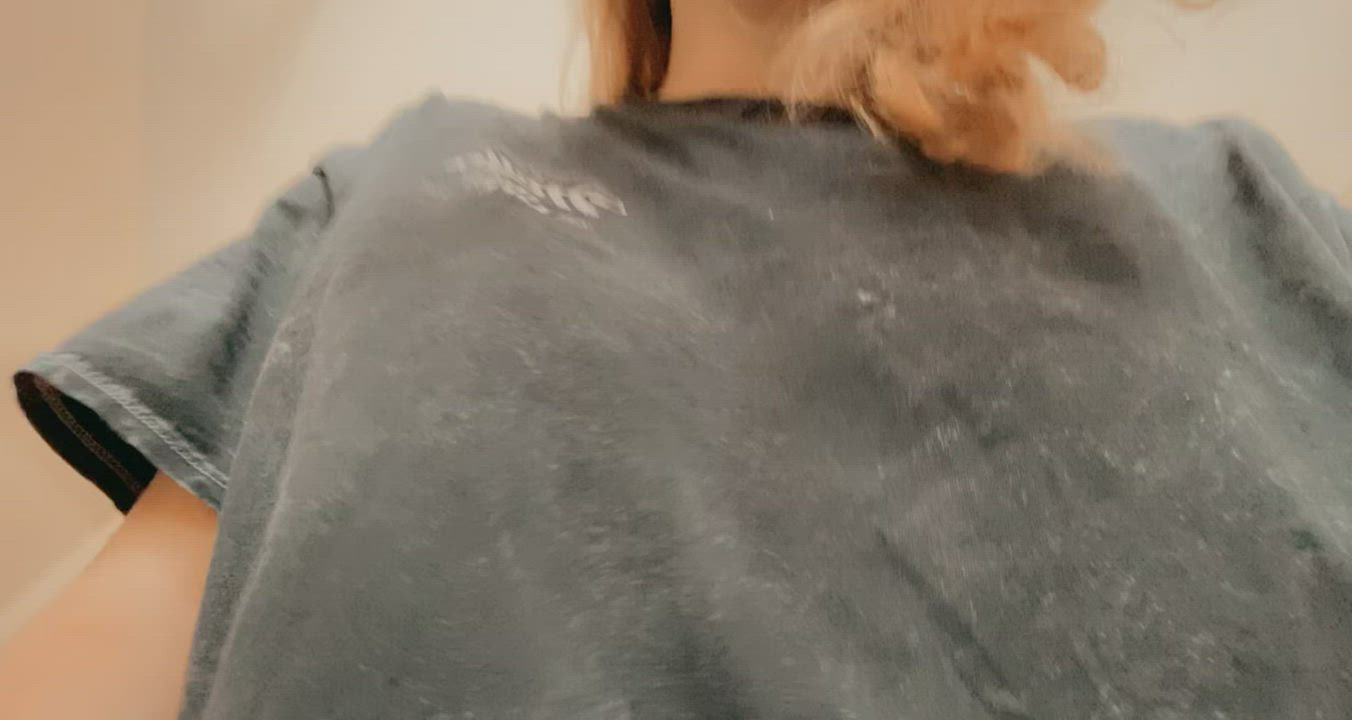 could you guess my cup size ? (oc)