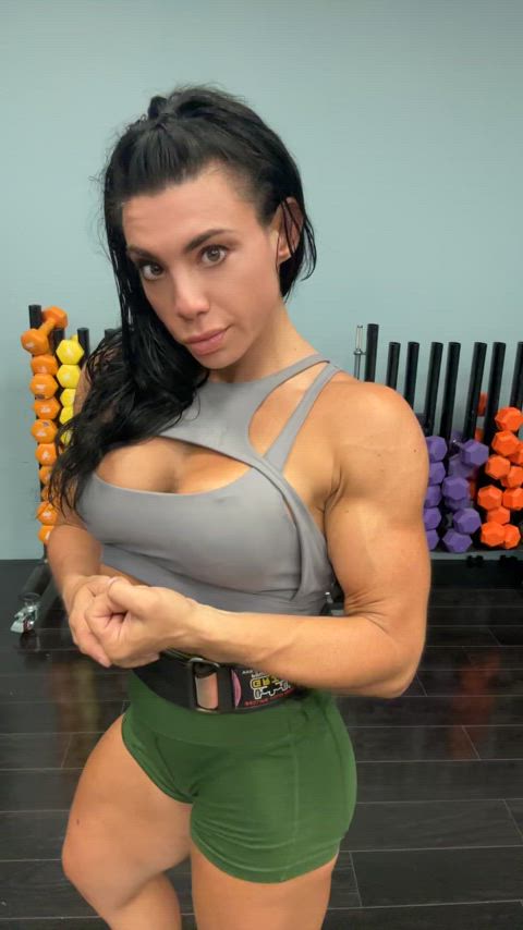 brunette gym solo thick-booty gif