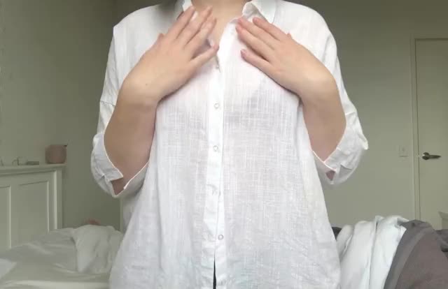 It’s a no top and no bra kind of day (f)