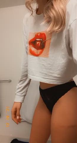 Knowing you find me sexy gets me excited. 😏