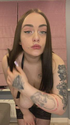 New video out on manyvids. Link in the comments 🥰
