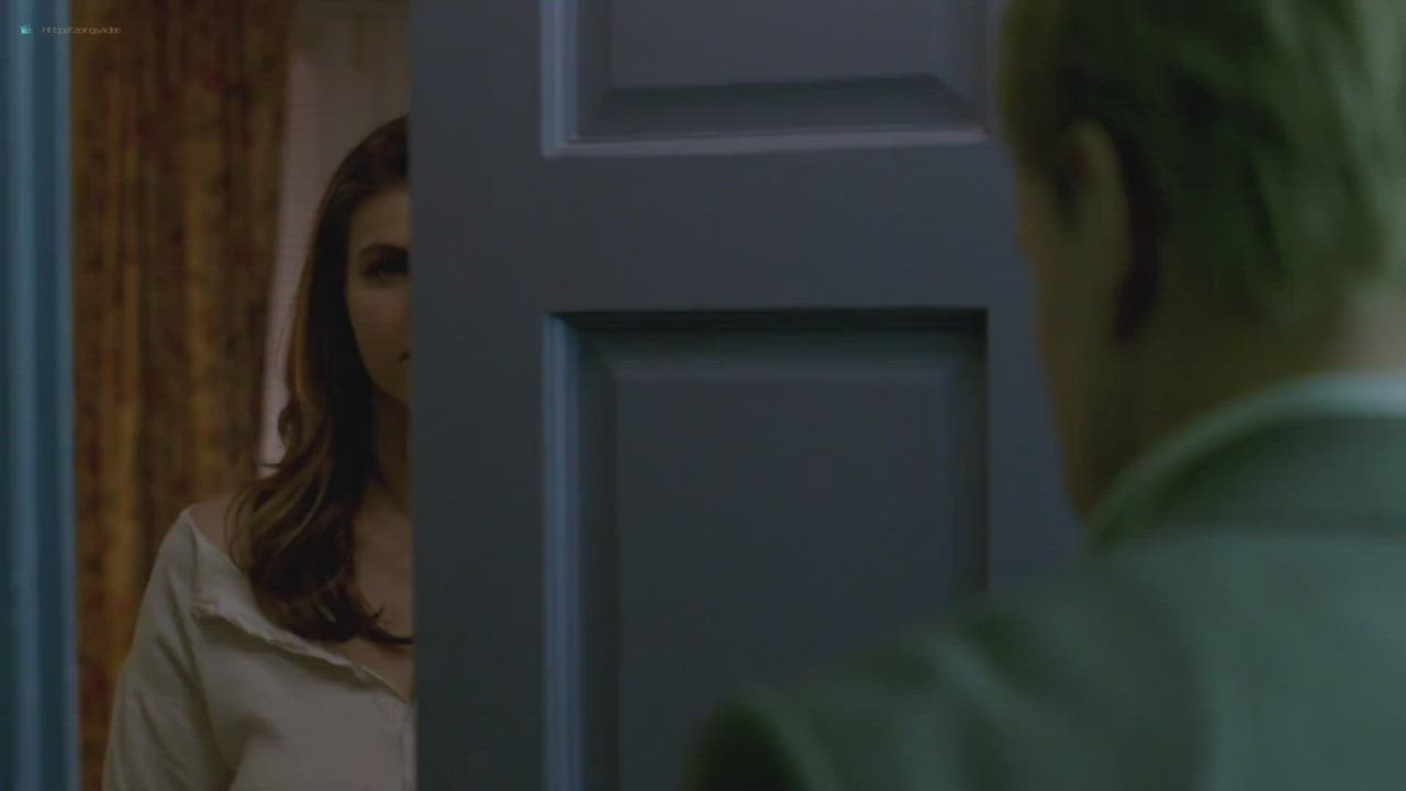 Alexandra Daddario gif
