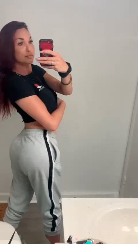 Show me your dick and I'll let you use my booty